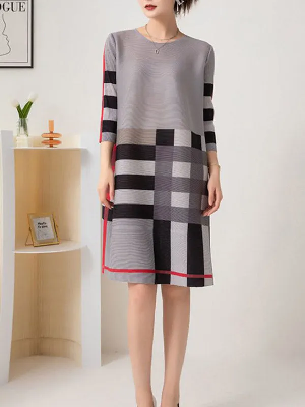 A-Line Loose Contrast Color Plaid Pleated Round-Neck Mini Dresses