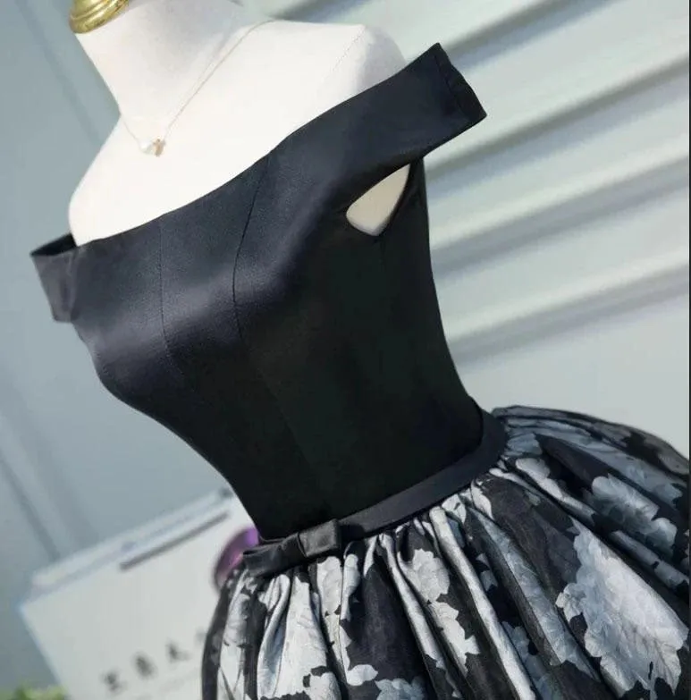 Black Printed Off the Shoulder Cute Homecoming Dresses Short Tulle Prom Dress UQH0032