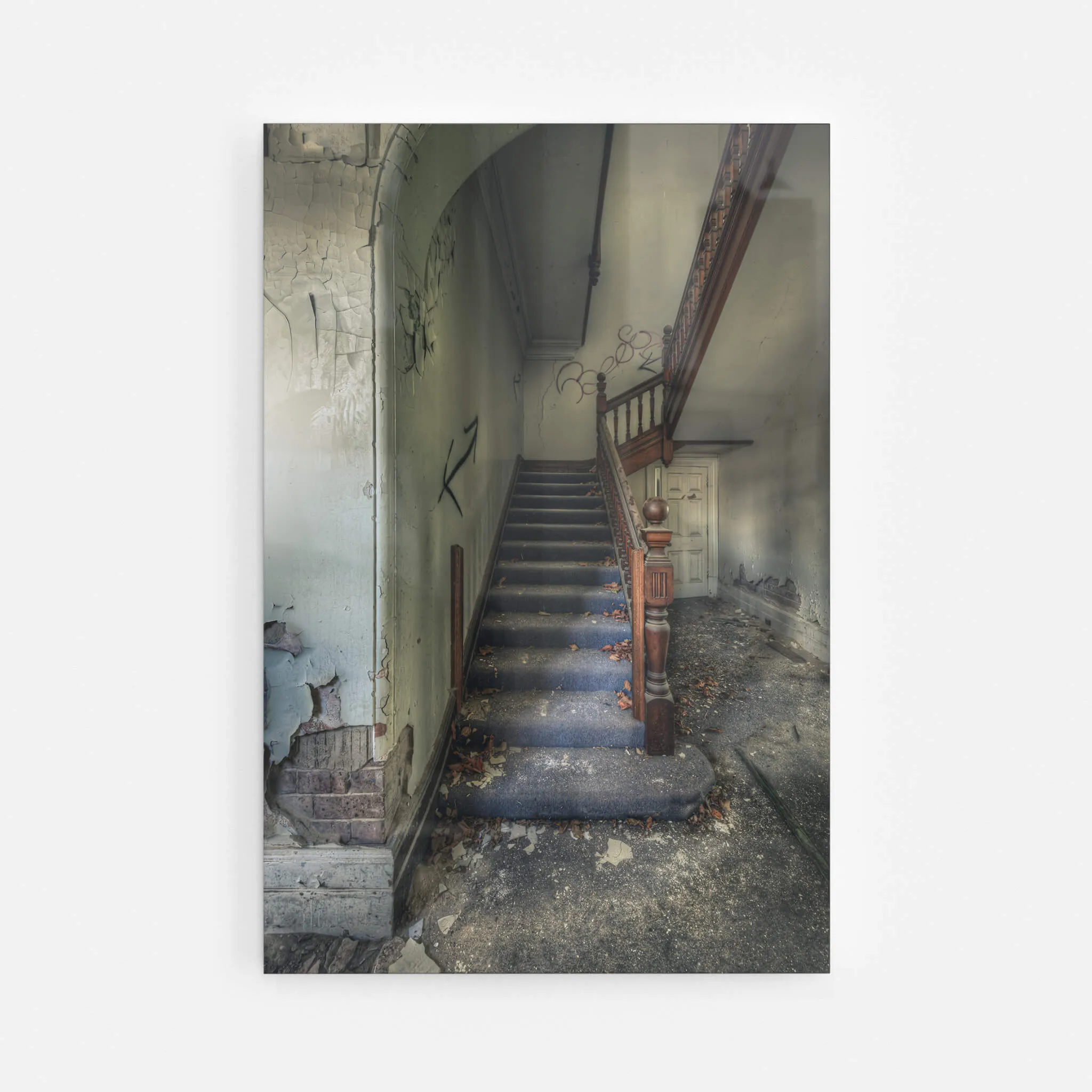 Crumbling Stairwell | The Asylum