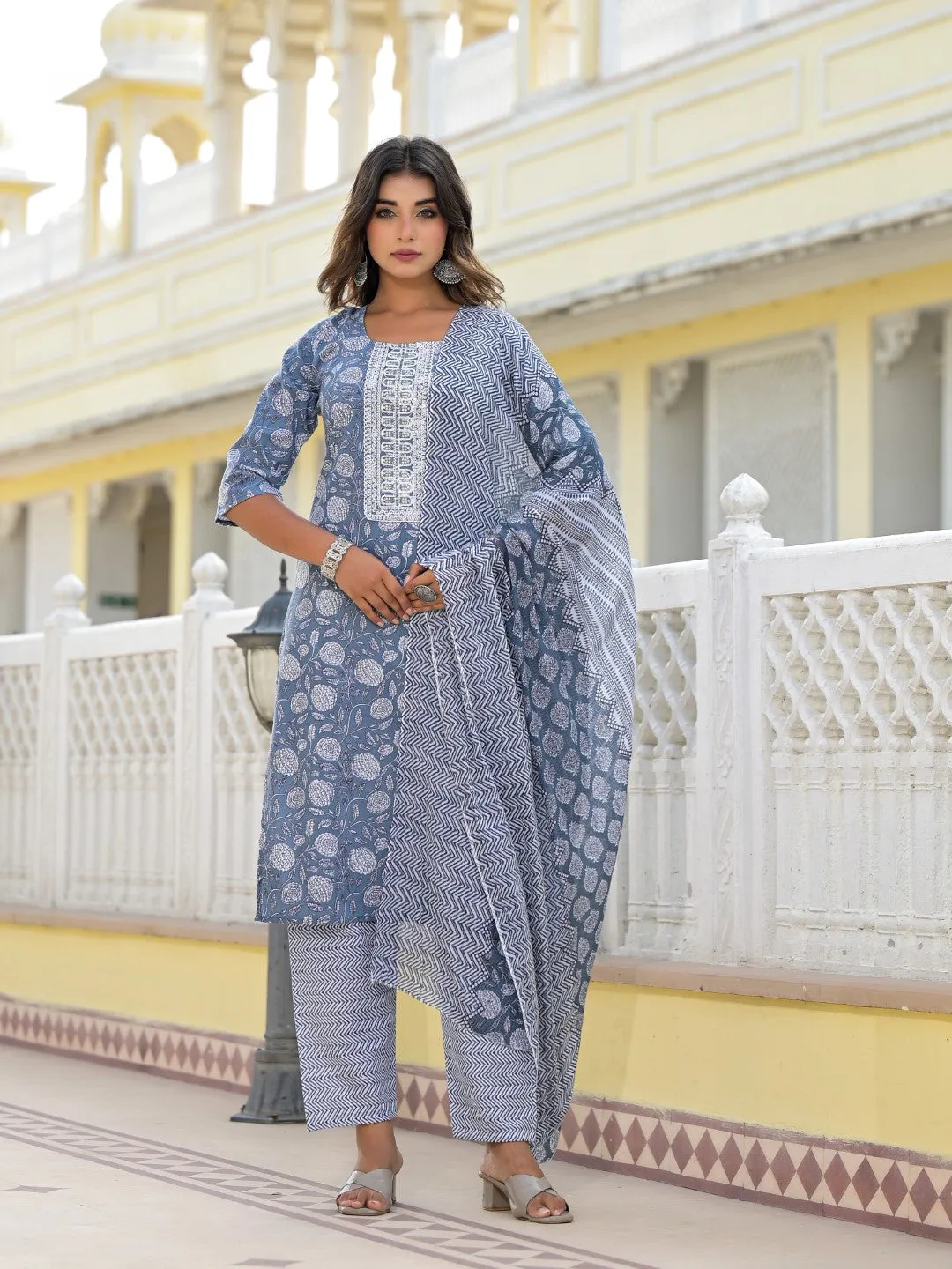 Grey Ethnic Motif Printed Cotton Kurta, Pant And Dupatta Set With Thread & Zari Work